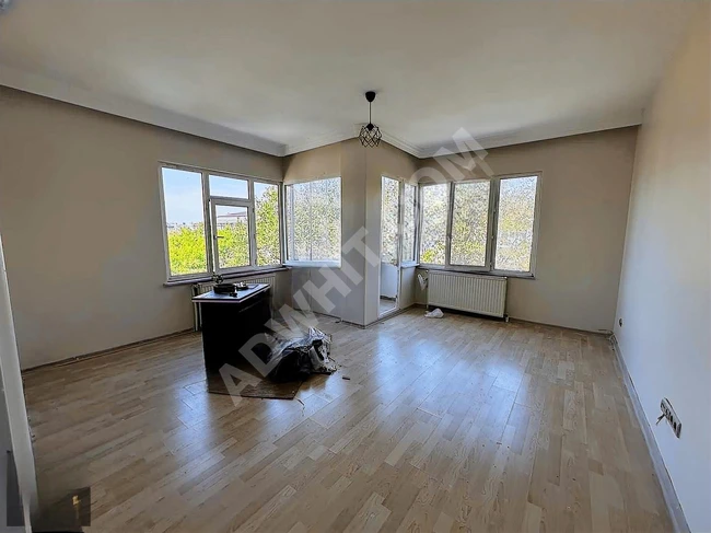 TERAKKİ CADDESİNDE BAKIMLI 2+1 80 M2 KİRALIK DAİRE