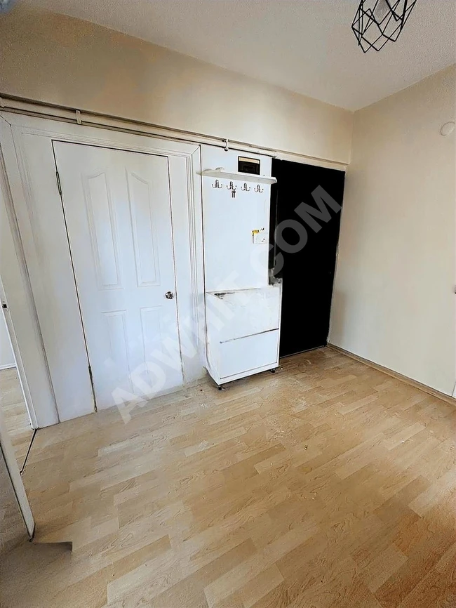 TERAKKİ CADDESİNDE BAKIMLI 2+1 80 M2 KİRALIK DAİRE