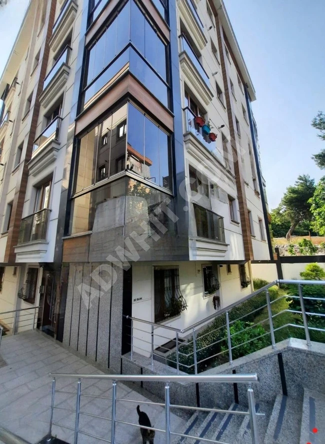BAKIRKÖY KARTALTEPE DE SİTE İÇERSİNDE GİRİŞ 2+1 SATILIK DAİRE