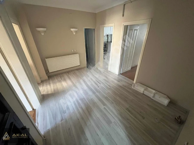 SANCAKTEPE SAMANDIRA BAKKALDURAĞINDA KİRALIK GENİŞ DAİRE