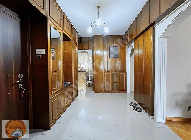 Cadde Üzeri Sahile Yakın Ara Kat Geniş Satılık Daire Boş Teslim