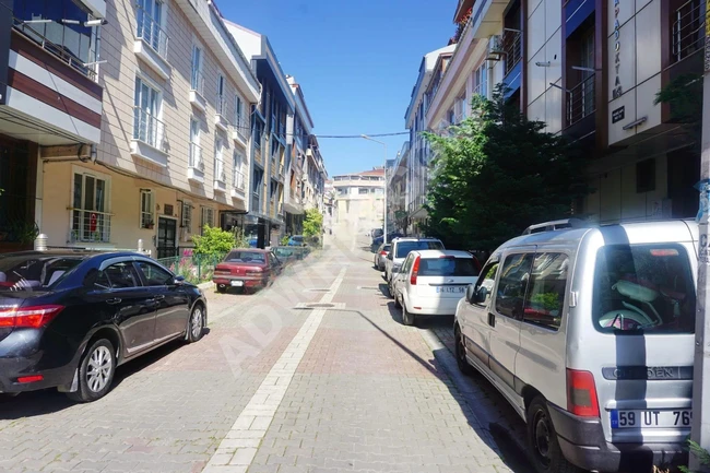 Meral R5842 Yeni 9 Yaş Binada Masrafsız Ankastreli 2+1 Ara Kat
