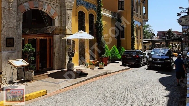 "Sultanahmet Turizm Bölgesinde Prestijli Satılık 160m2 Dükkan!"