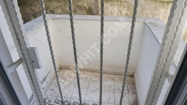 Meral R1813 Akasya Sk Merkezi Konumunda Masrafsız Balkonlu 2+1 Ara Kat
