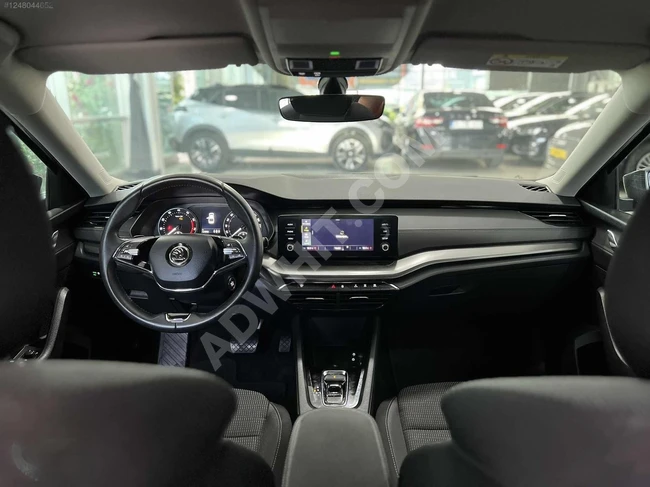 124,000 km + no faults + no paint + Car Play + daytime running lights + cut steering wheel + 20% VAT