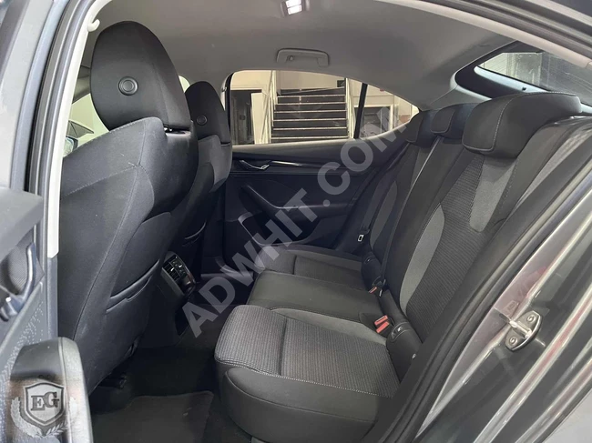 124,000 km + no faults + no paint + Car Play + daytime running lights + cut steering wheel + 20% VAT