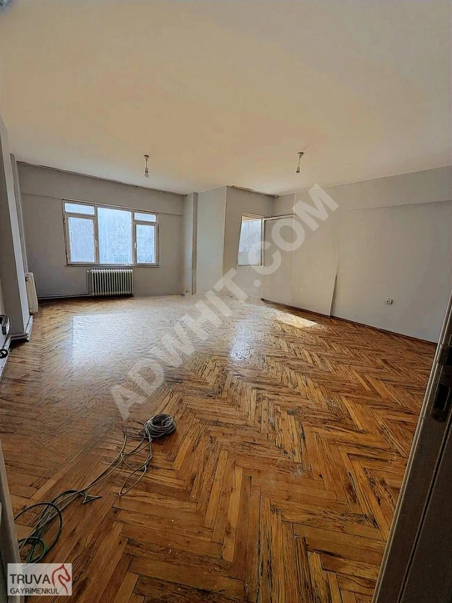 YENİŞEHİR MAHALLESİ PETEKÇİLER SİTESİNDE 105 m2 3+1 ARA KAT