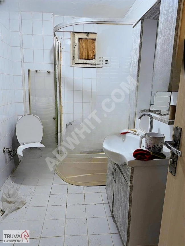 YENİŞEHİR MAHALLESİ PETEKÇİLER SİTESİNDE 105 m2 3+1 ARA KAT