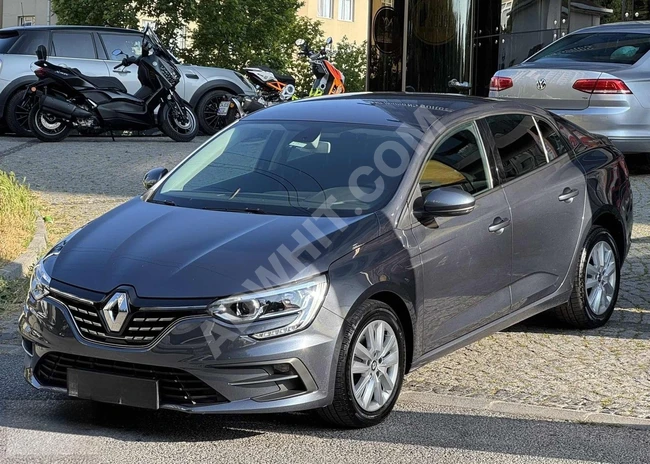 سيارة RENAULT MEGANE 1.3TCE JOY COMFORT موديل 2023 بمسافة 38,000 كم