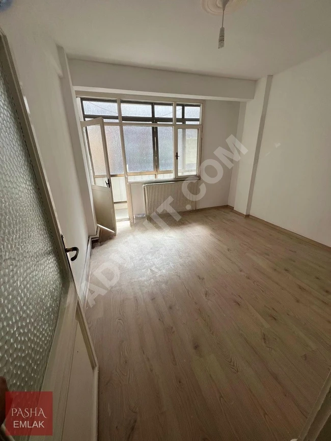 KIZILTOPRAKTA 3+1 KATTA TEK AZ KATLI BİNA KİRACILI25BİN TL DAİRE