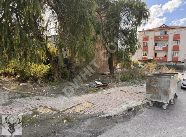 Taşoluk Metrosuna 100metre Mesafede Cadde Cephe Villa İmarlı Köş