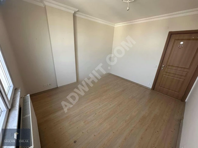 SELÇUK EMLAKTAN METROYA YAKIN ARA KATTA KULKANIŞLI SATILIK DAİRE