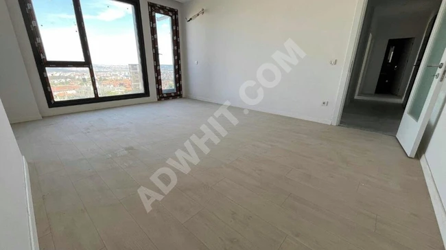 CADDE ÜZERİ EBEVEYN BANYOLU GENİŞ TİP SATILIK 2+1 DAİRE !!