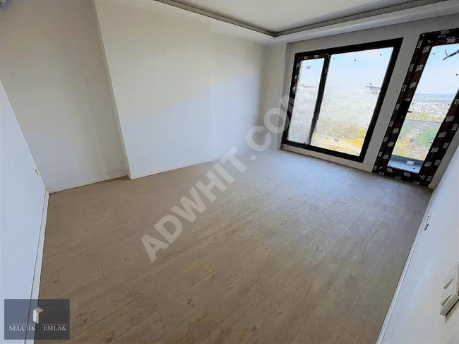 CADDE ÜZERİ EBEVEYN BANYOLU GENİŞ TİP SATILIK 2+1 DAİRE !!
