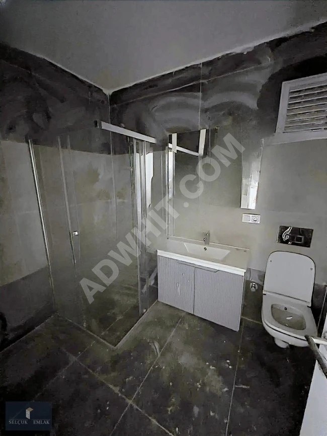 CADDE ÜZERİ EBEVEYN BANYOLU GENİŞ TİP SATILIK 2+1 DAİRE !!