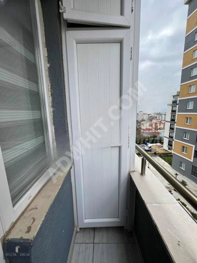 SİTE İÇERİSİNDE ARA KAT BALKONLU SATILIK 2+1 DAİRE