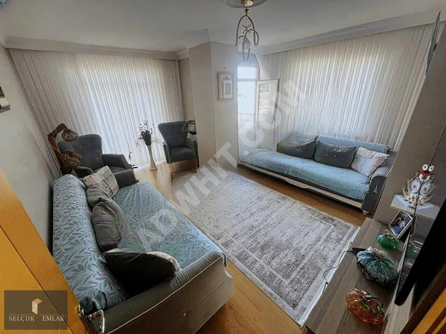 'SELÇUK'TAN' CADDE ÜZERİ METROYA 5 DK SATILIK 3+1 DAİRE !!!