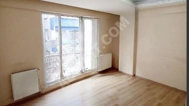 2+1 apartment in Yenibosna Çobançeşme, second floor