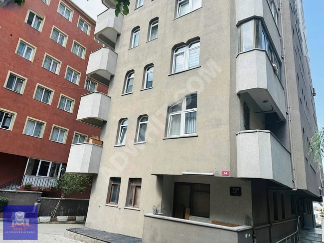 İÇERENKÖY ALANALTI CADDESİNDE SATILIK BANYO MUTFAĞI YENİLENMİŞ