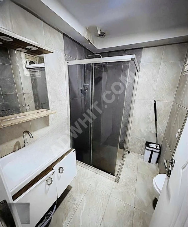 Apartment for sale in YEDİKULE, new building 7 years old, 2+1, area of 85 square meters, includes a parking space.