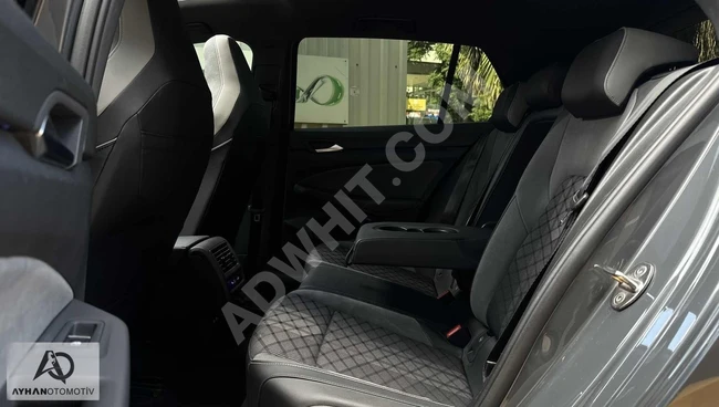 %1.59ORAN İLE KREDİ/2022 MODEL GOLF 1.5 eTSİ R LİNE-CAM TAVANLI