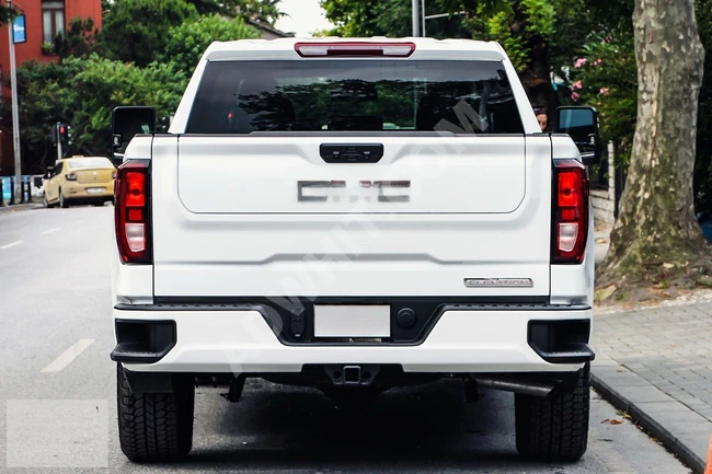 سيارة  SIERRA 1500 ELEVATION شكل جديد - بدون أخطاء وبدون دهان