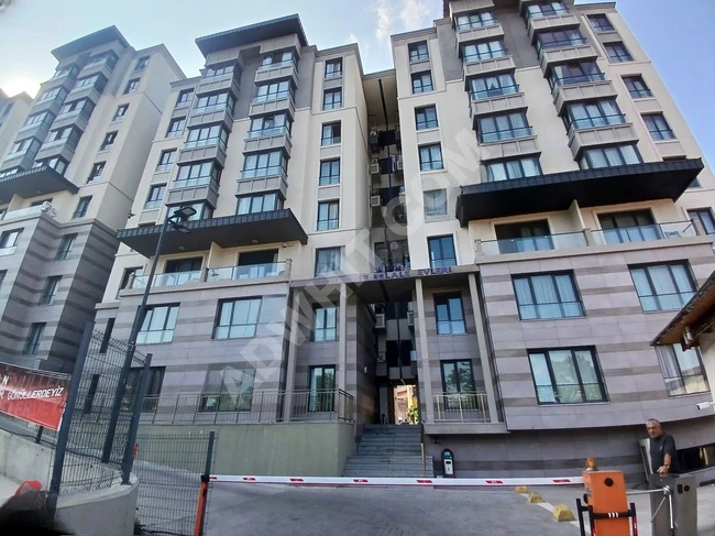 PİYALEPAŞA ŞELALE EVLERİ SİTESİNDE GÜVENLİKLİ OTOPARKLI EŞYALI