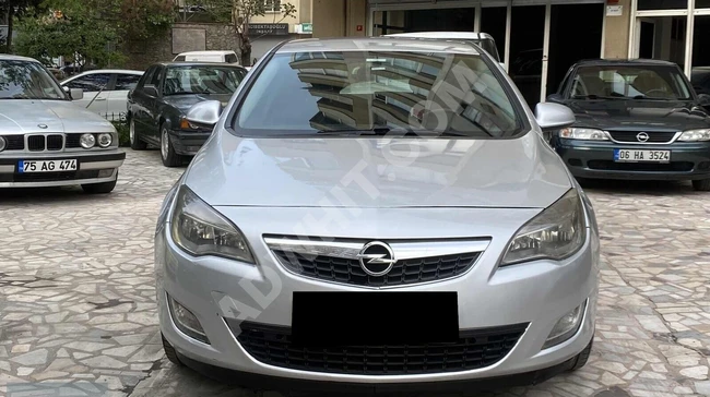 سيارة OPEL ASTRA J 1.3 موديل 2012 - ديزل - بقوة 95 حصان - الشكل الجديد -