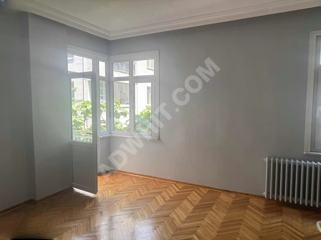 MODA BURUNDA ASANSÖRLÜ 2+1 ARA KAT KİRALIK DAİRE