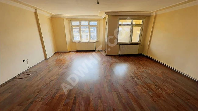 1 LEVENT METRO ARKASI SATILIK 3+1 DAİRE