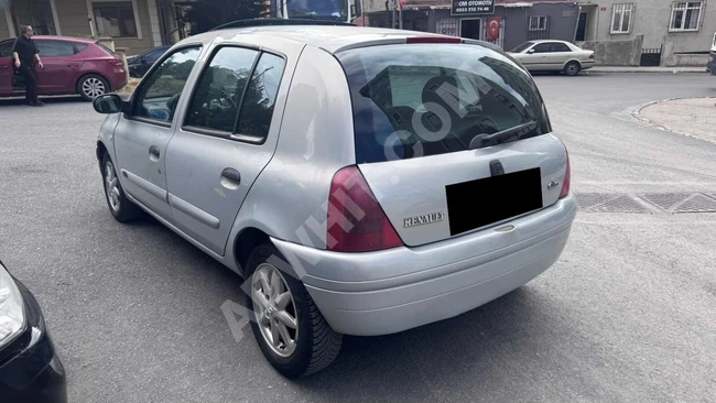 سيارة RENAULT CLİO1.4 16V RXT موديل 2002 مع فتحة سقف