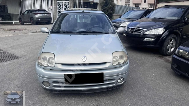 سيارة RENAULT CLİO1.4 16V RXT موديل 2002 مع فتحة سقف