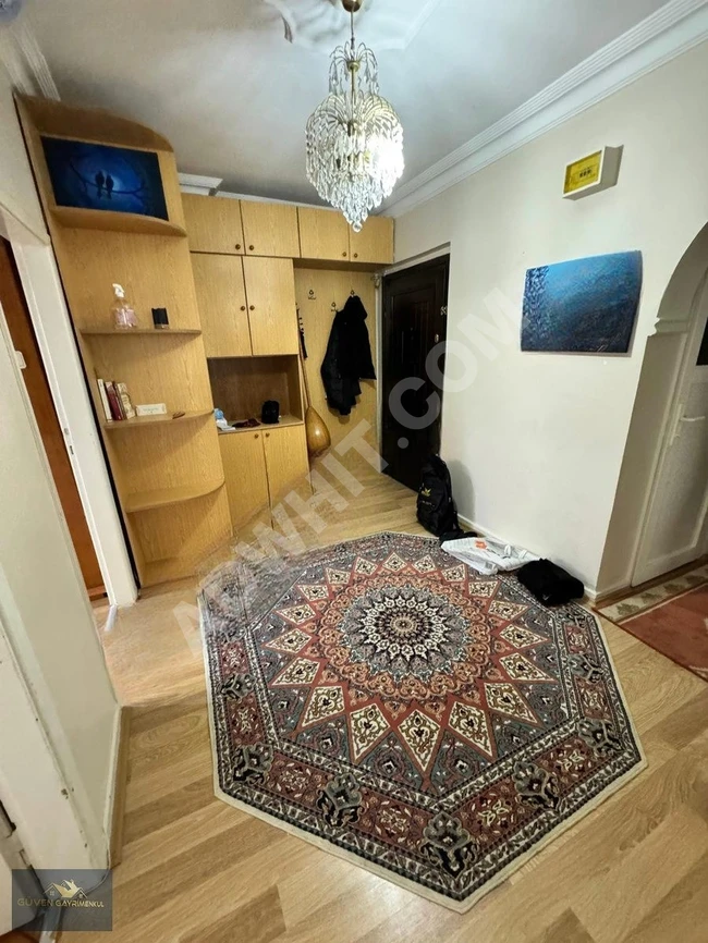 GÜVENLİKLİ OTOPARKLI SİTEDE 2+1 ARA KAT EŞYALI KİRALIK DAİRE