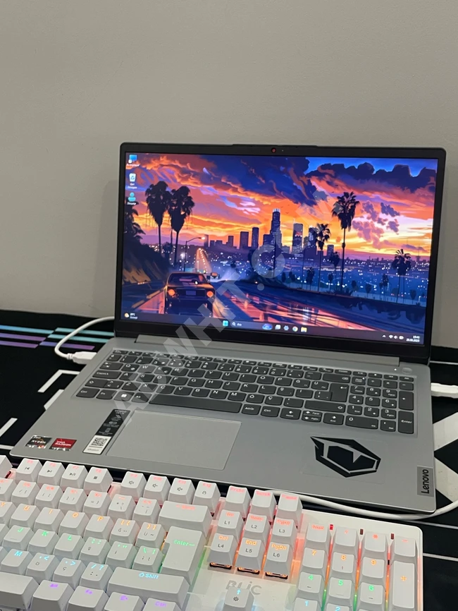 لابتوب Lenovo İdeaPad 1 | معالج AMD Ryzen 5 7520U مع رسومات Radeon بسرعة 2.80 GHz