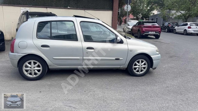 سيارة RENAULT CLİO1.4 16V RXT موديل 2002 مع فتحة سقف