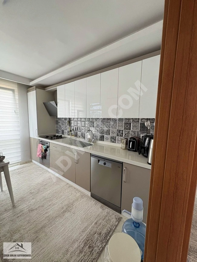 ŞEKER EMLAK'TAN SATILIK 3+1 LÜKS DAİRE