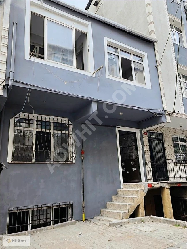 Küçükçekmece de kelepir arsa içinde 3 katlı yapı mevcut tur