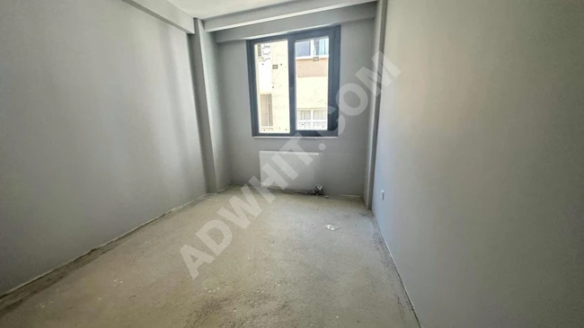 SATILIK BİNA ANA CADDE ÜZERİNDE