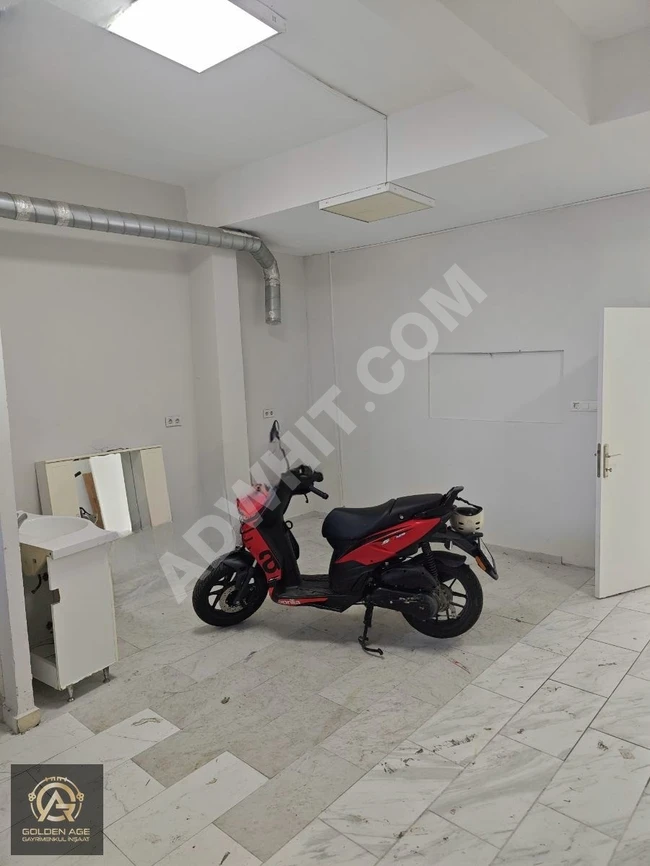 ANA CADDE ÜZERİ MERKEZİ LOKASYONDA KİRALIK İŞ YERİ