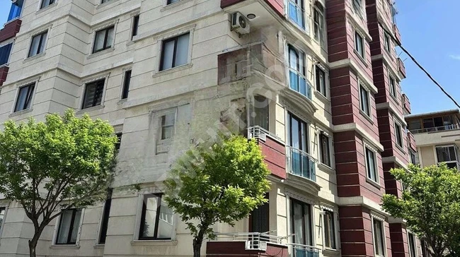 ÜMRANİYE NAMIK KEMALDE SATILIK OTOPARKLI 2+1 DAİRE