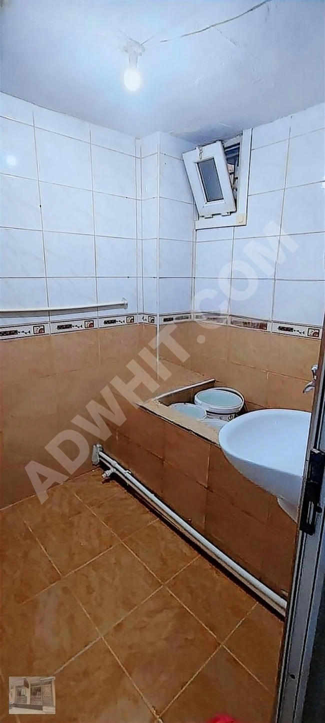BAHÇELİEVLERDE ÇİFT GİRİŞLİ KULLANIŞLI SATILIK DAİRE