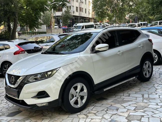 NISSAN QASHQAI 1.3 DIG car, model 2020, without faults or accidents.
