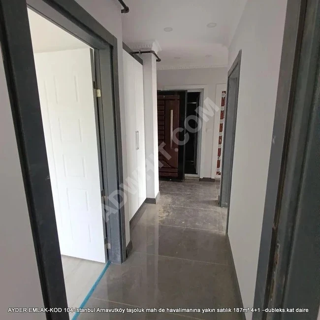 شقة دوبلكس للبيع بمساحة 187 متر مربع، 4+1 الطابق العلوي في İstanbul Arnavutköy Taşoluk
