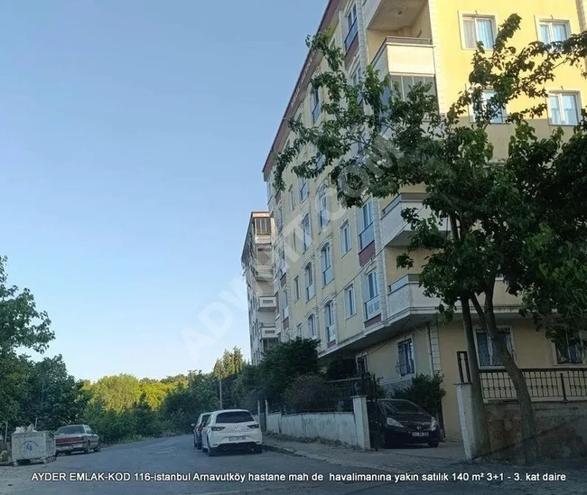شقة للبيع بمساحة 140 متر مربع، 3+1، الطابق الثالث بالقرب من المطار في İstanbul Arnavutköy حي Hastane