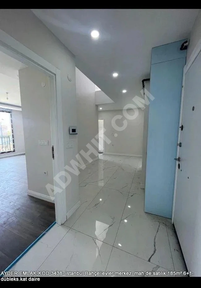 شقة دوبلكس بمساحة 185 متر مربع، 6+1، للبيع- بالطابق في مركز İstanbul Bahçelievler