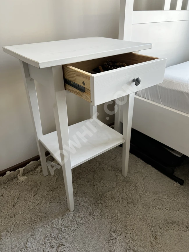 IKEA'dan Komodin (Yatak Başucu Masası)