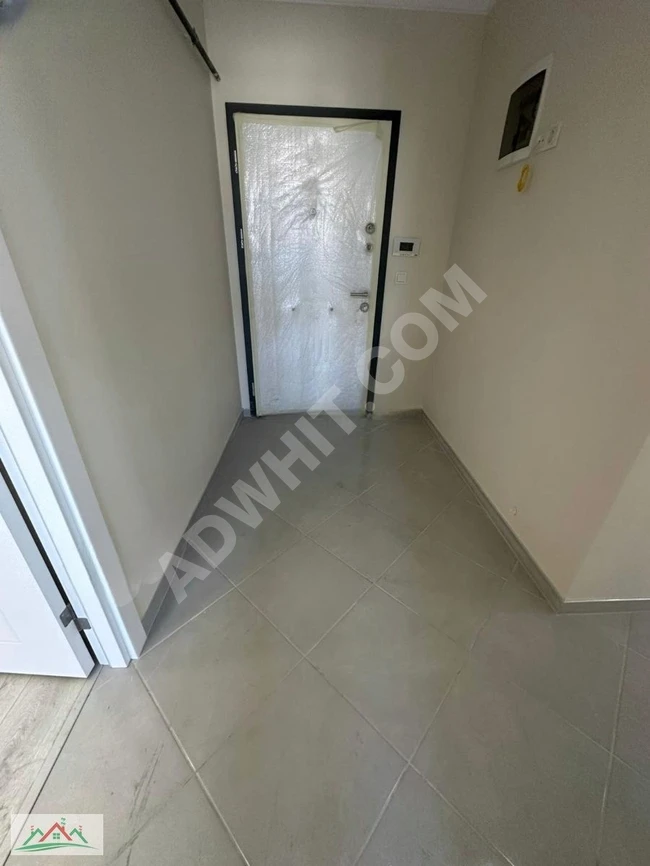 New 2+1 apartment with an area of 85 square meters, there is an elevator and a balcony, open facade in Kocamustafapaşa.
