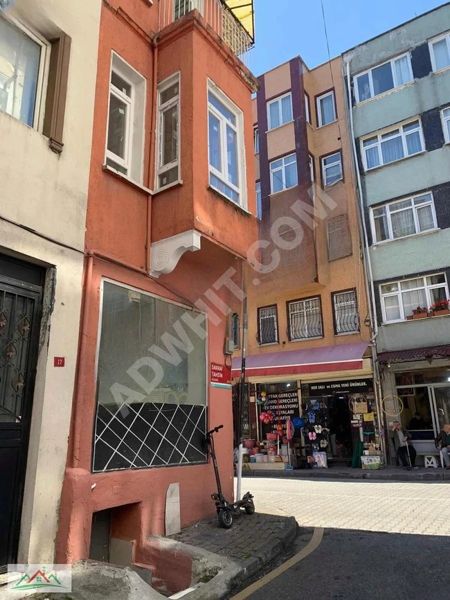 Kocamustafapaşa caddes üstü cumbalı müstakil apart araç takaslı