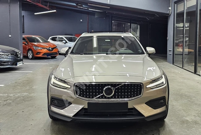 NARİN'DEN 2023 VOLVO V60 CROSS COUNTRY 2.0 B5 PLUS BRİGHT BAYİ