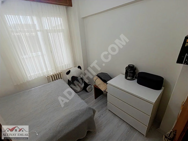 4. LEVENT EMNİYETEVLERİNDE METROYA 3DK 3+1 SATILIK DAİRE (BOŞ!)